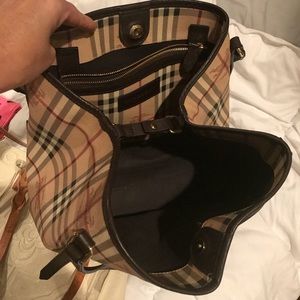 Burberry purse